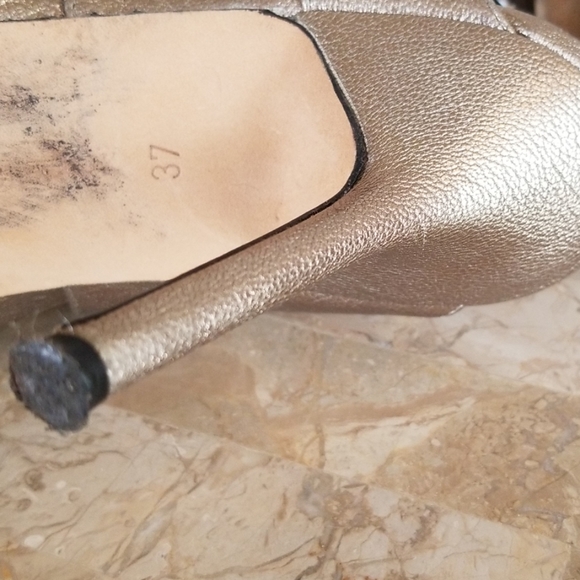 Authentic Manolo Blahnik Metallic Heels - Picture 8 of 8